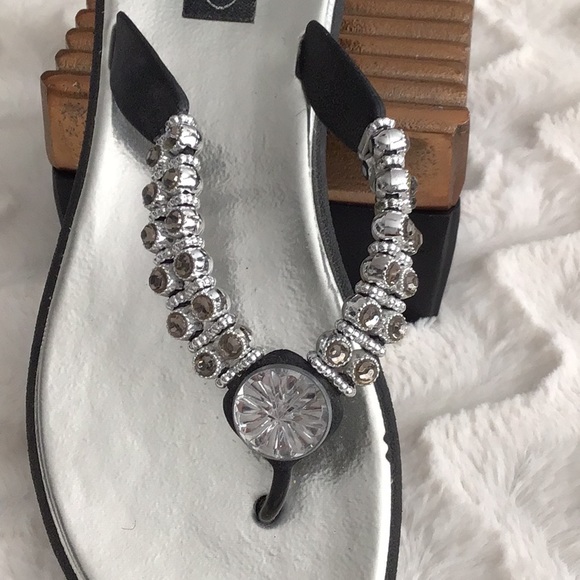 EUC sandals - Picture 2 of 4
